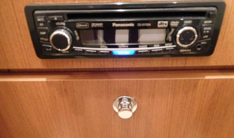 63 Ferretti Yachts Stbd Guest S/R - Panasonic Stereo