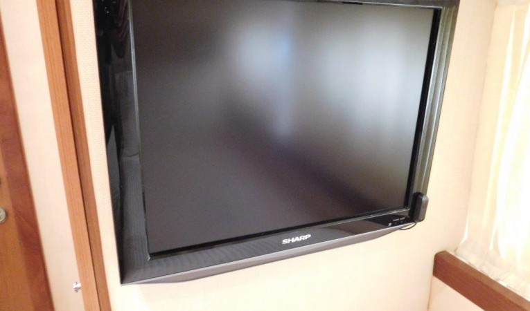 63 Ferretti Yachts Stbd Guest S/R - Sharp TV