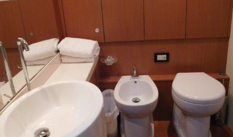 63 Ferretti Yachts Master S/R - En Suite Head