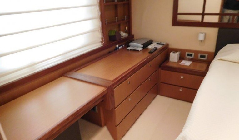 63 Ferretti Yachts Master Stateroom - Desk/Vanity