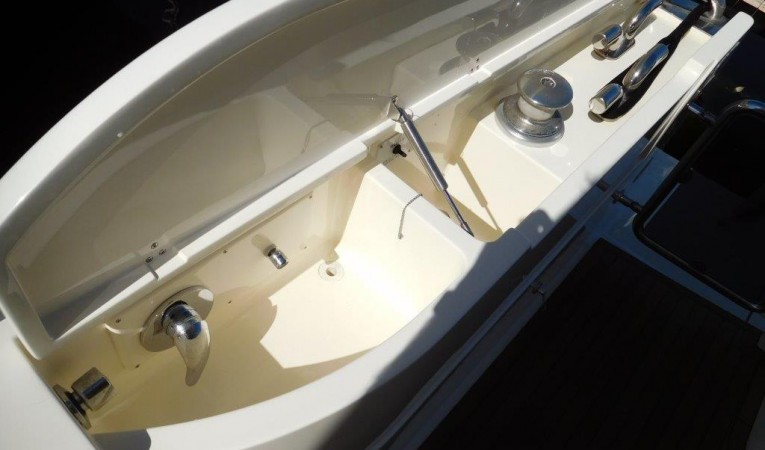 63 Ferretti Yachts Starboard Aft Cleats and Sink