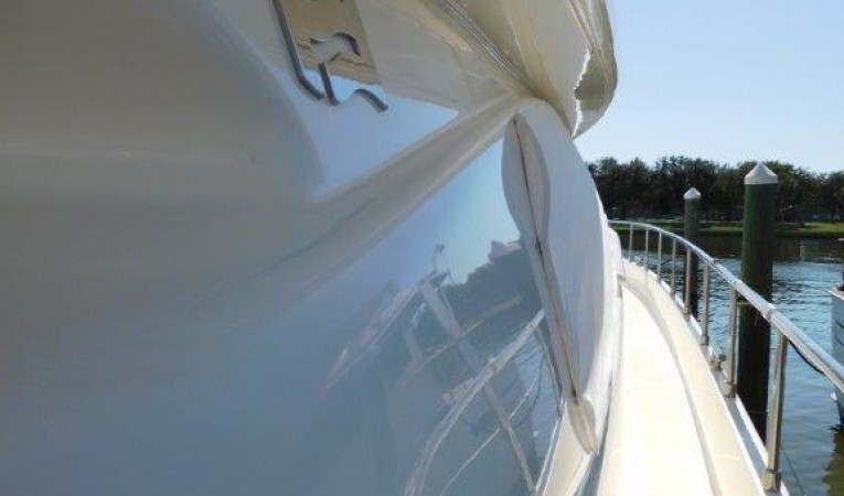 63 Ferretti Yachts Starboard Side Deck