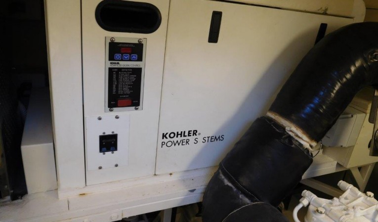 63 Ferretti Yachts Generator