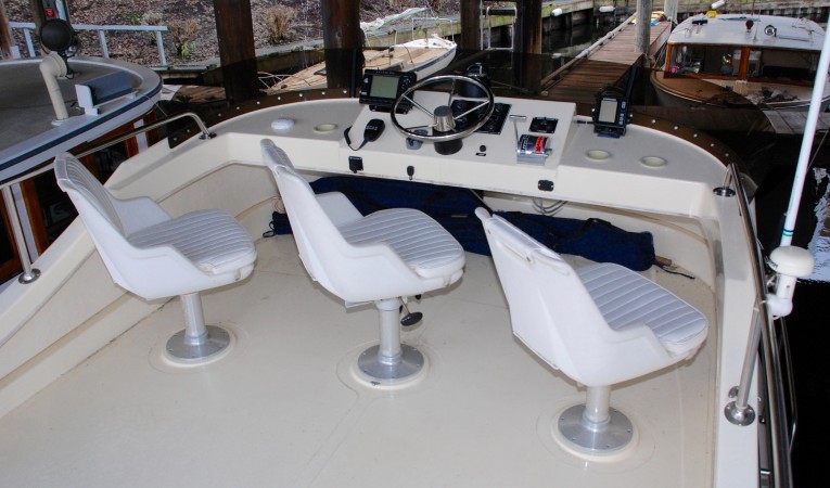 31 Camano Flybridge