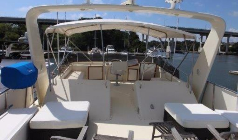 66 Pacemaker Flybridge Facing Forward