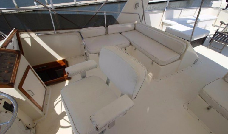 66 Pacemaker Flybridge Seating
