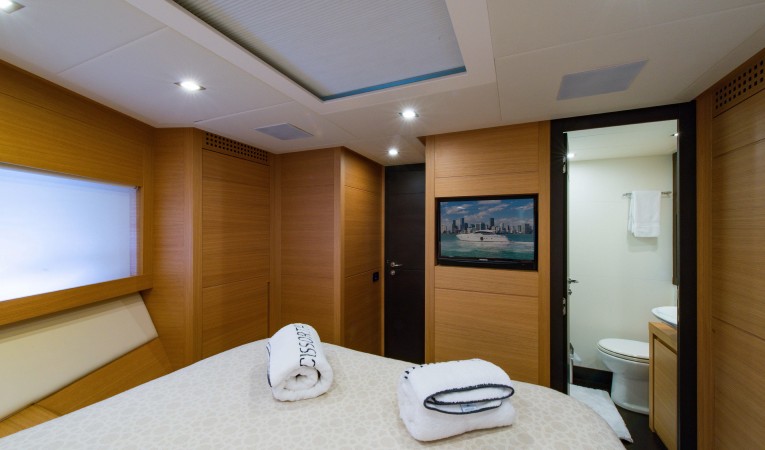 64 Pershing Forward Stateroom