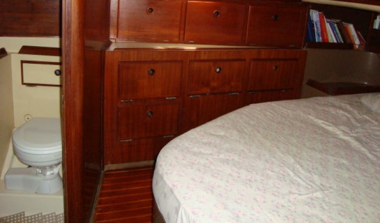 42 Pearson Aft Stateroom/head