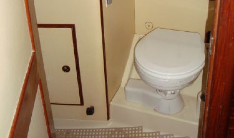 42 Pearson Aft Head w/ stall shower