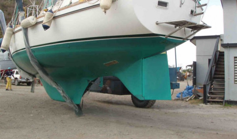 42 Pearson Under Body - Keel & Rudder