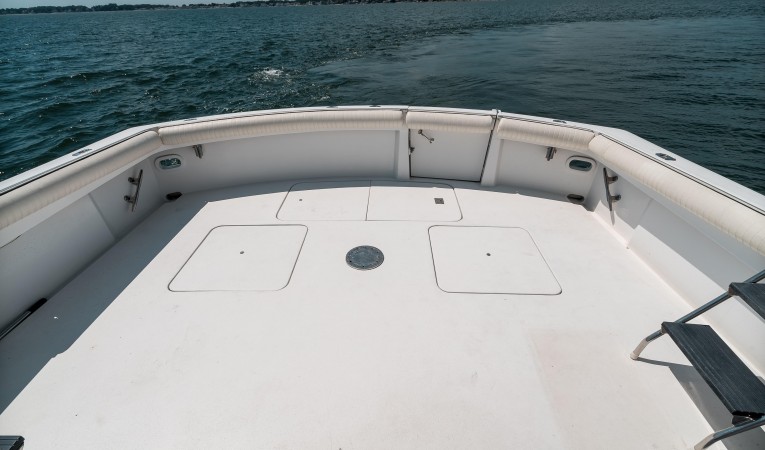 52 Hatteras Cockpit Aft