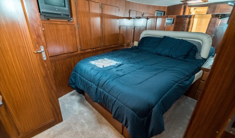 52 Hatteras Master to Stbd