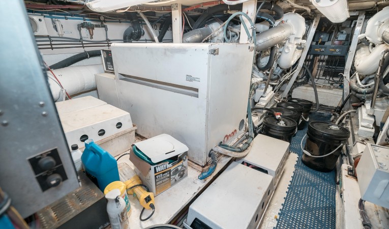 52 Hatteras Generator