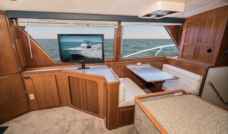 52 Hatteras Salon Port