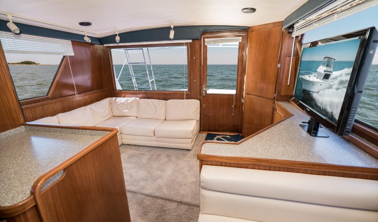 52 Hatteras Salon Aft