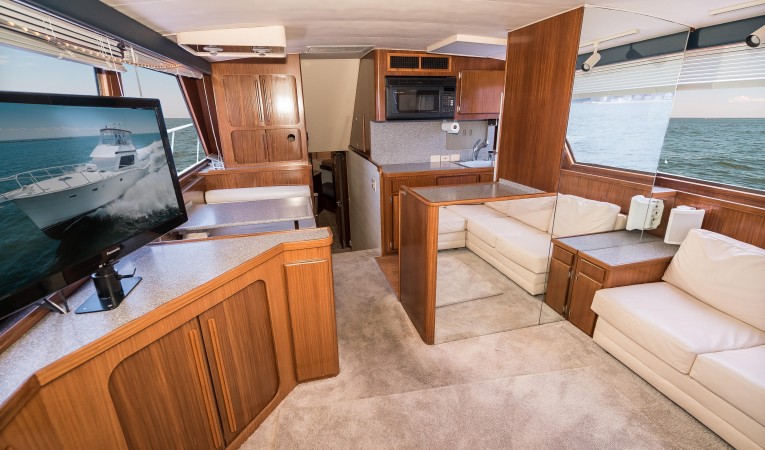 52 Hatteras Salon