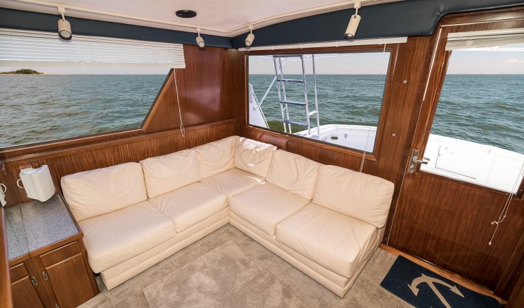 52 Hatteras 
