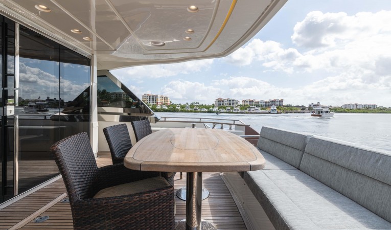 65 Monte Carlo Yachts 