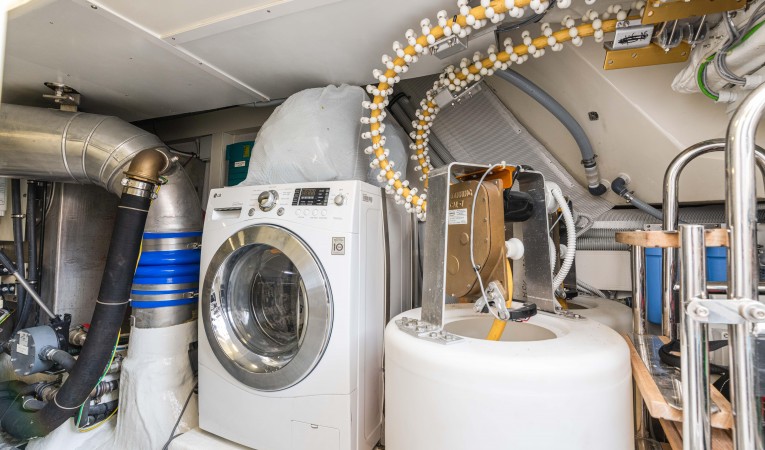 65 Monte Carlo Yachts 