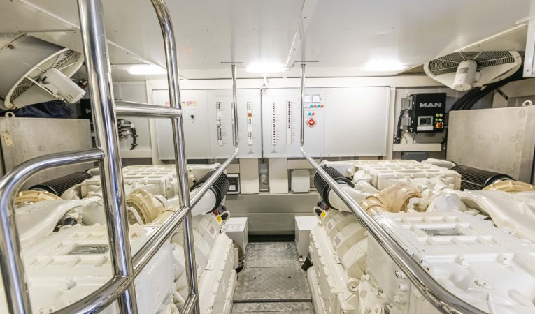 65 Monte Carlo Yachts 