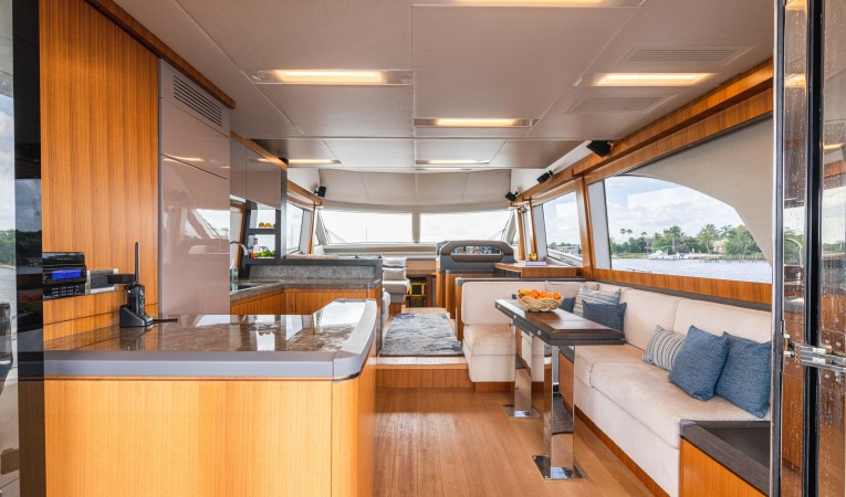 65 Monte Carlo Yachts 