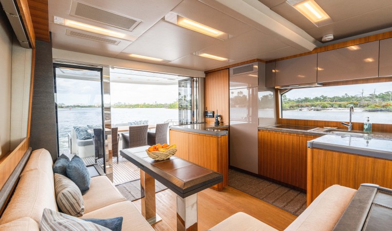 65 Monte Carlo Yachts 