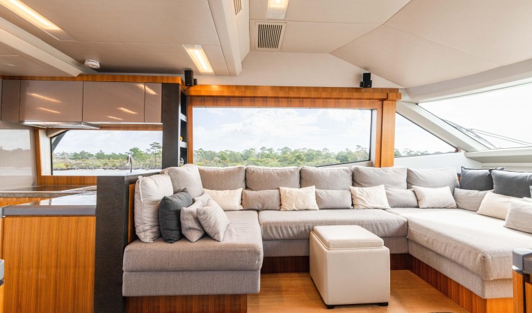 65 Monte Carlo Yachts 