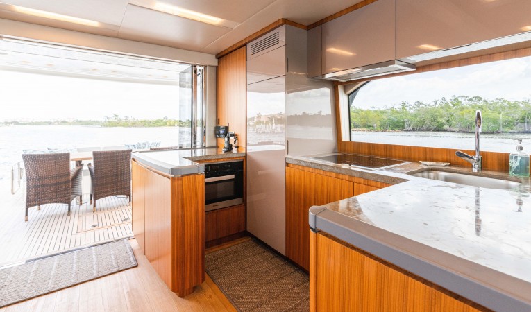 65 Monte Carlo Yachts 