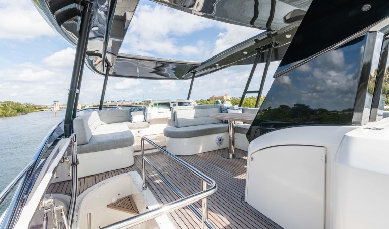 65 Monte Carlo Yachts 