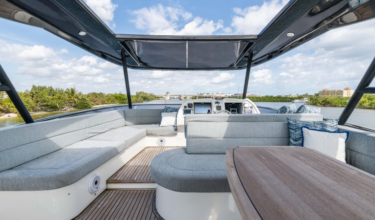 65 Monte Carlo Yachts 