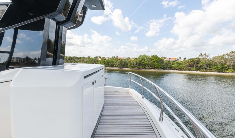 65 Monte Carlo Yachts 