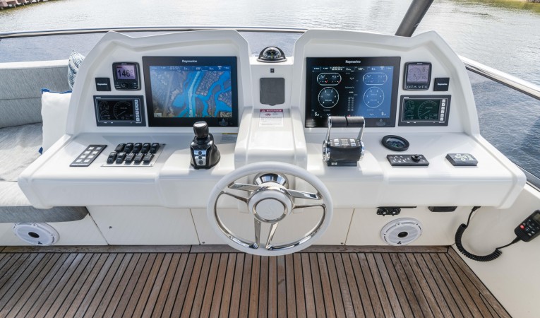 65 Monte Carlo Yachts 