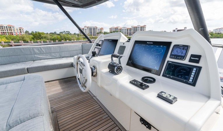 65 Monte Carlo Yachts 