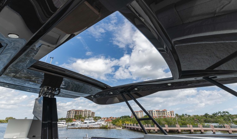 65 Monte Carlo Yachts 