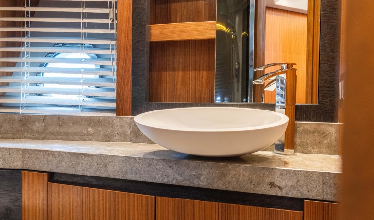 65 Monte Carlo Yachts 