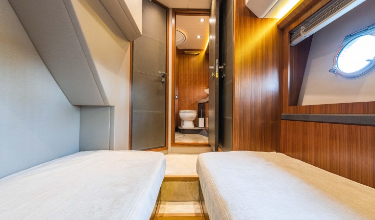 65 Monte Carlo Yachts 