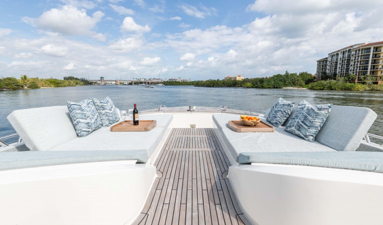 65 Monte Carlo Yachts 