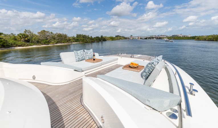 65 Monte Carlo Yachts 