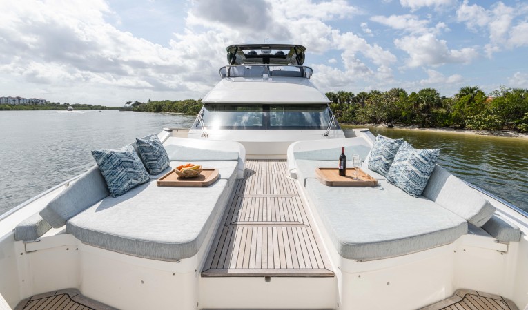 65 Monte Carlo Yachts 