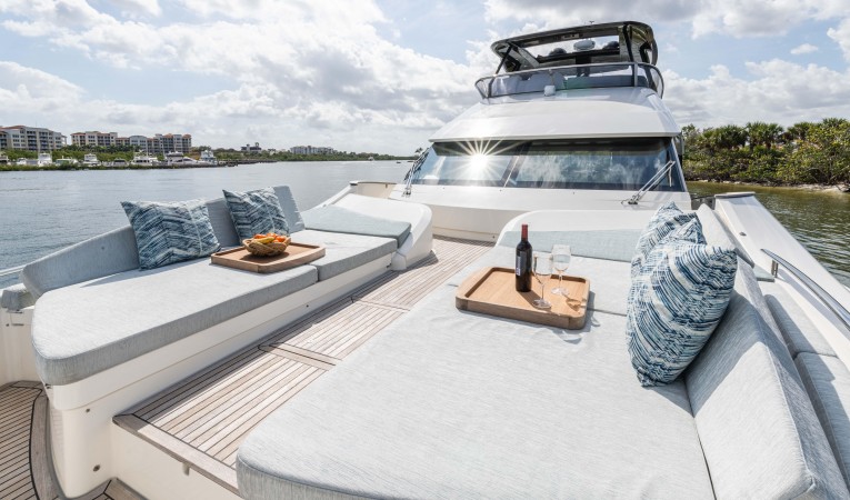 65 Monte Carlo Yachts 