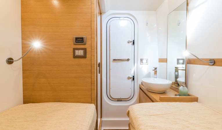 65 Monte Carlo Yachts 