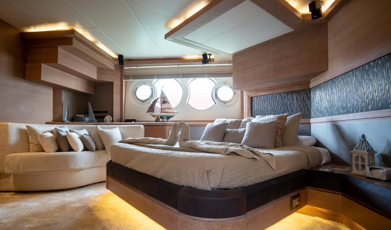 76 Monte Carlo Yachts 