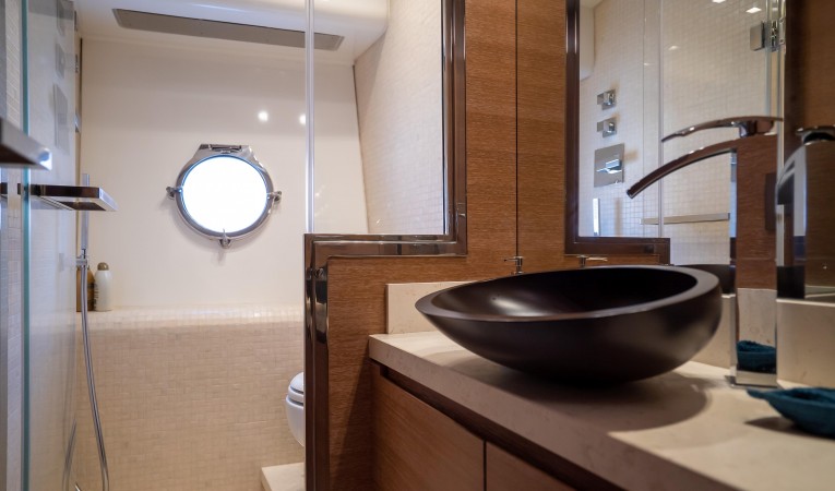 76 Monte Carlo Yachts 