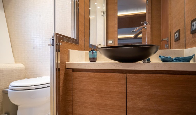 76 Monte Carlo Yachts 