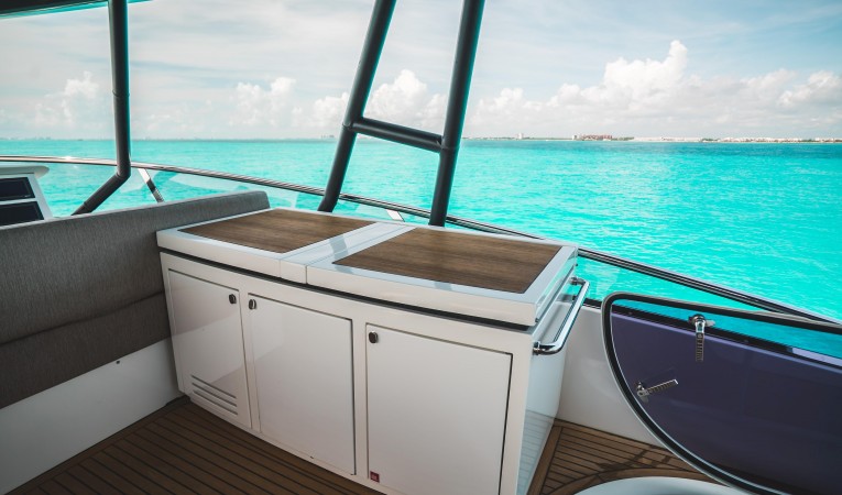 76 Monte Carlo Yachts 