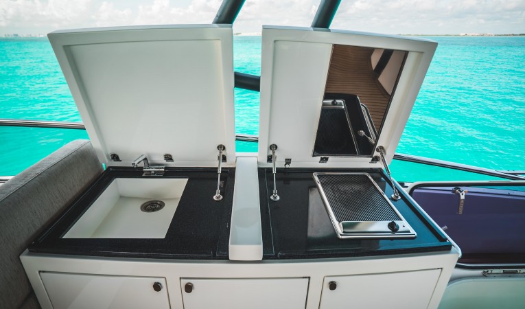 76 Monte Carlo Yachts 