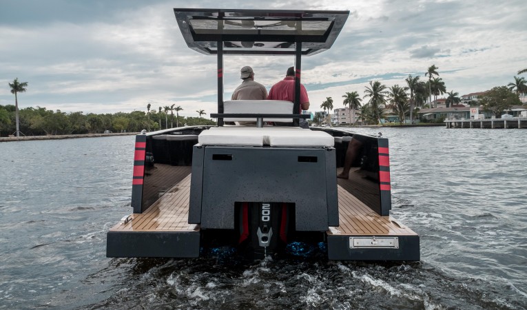 23 De Antonio Yachts 