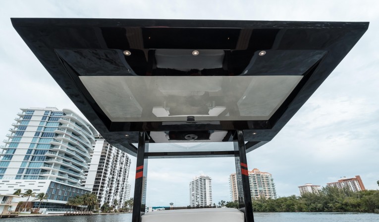 23 De Antonio Yachts 