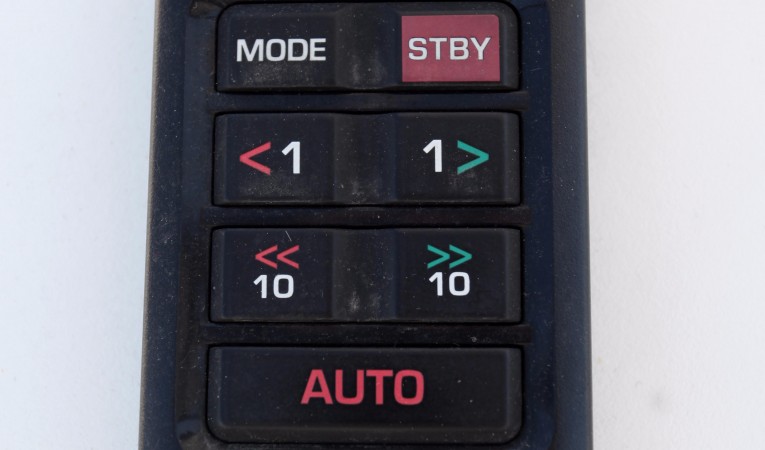 40 C&C B&G Autopilot