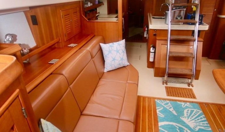 45 Island Packet Starboard settee